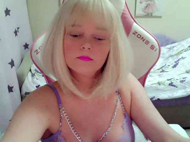 ChristieRoses webcam