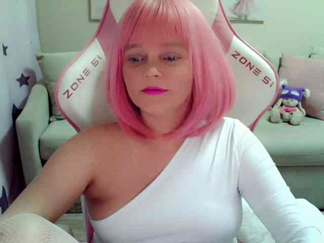 ChristieRoses webcam