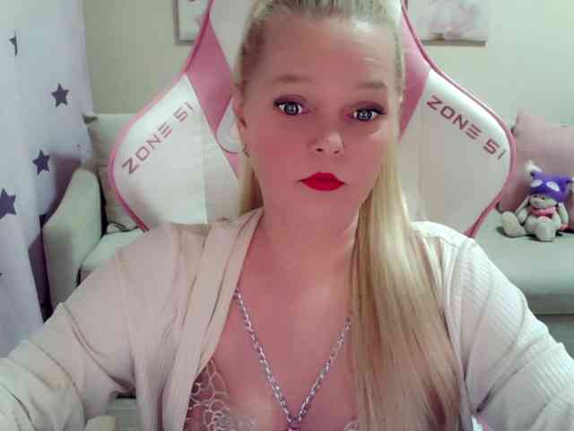 ChristieRoses webcam