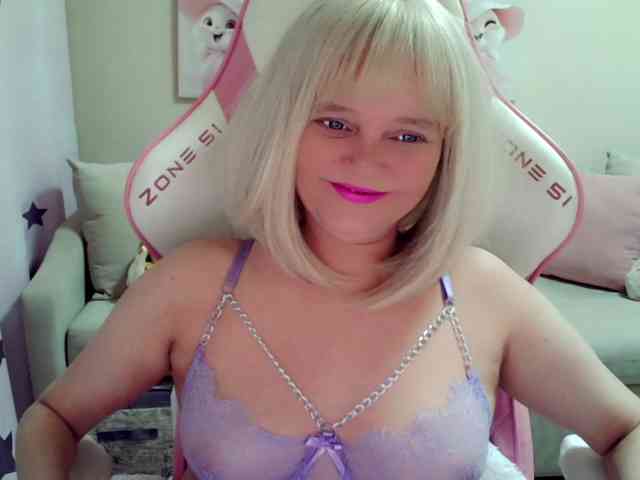 ChristieRoses webcam