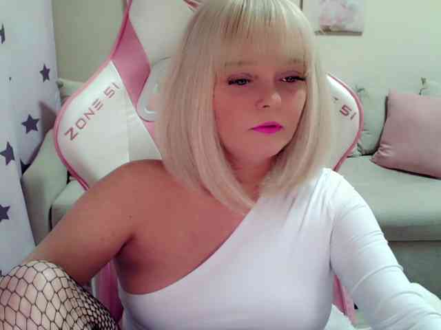 ChristieRoses webcam