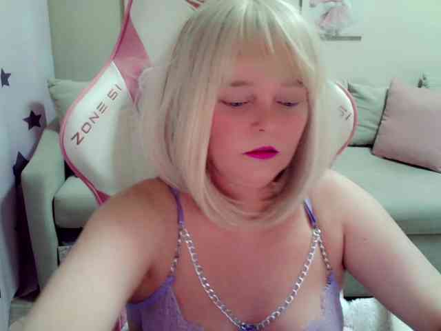 ChristieRoses webcam