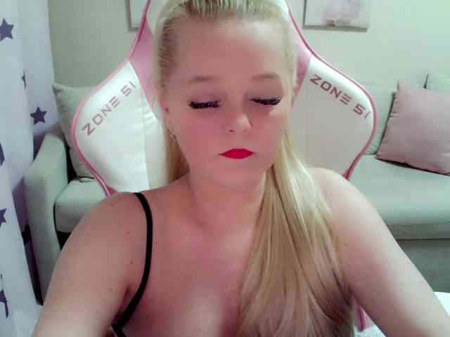 ChristieRoses webcam