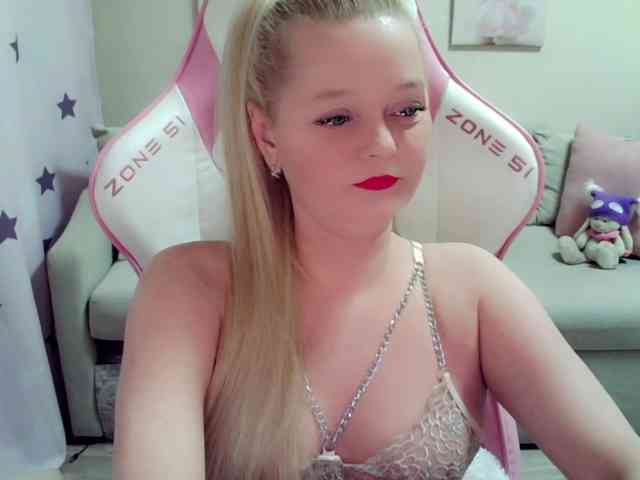 ChristieRoses webcam