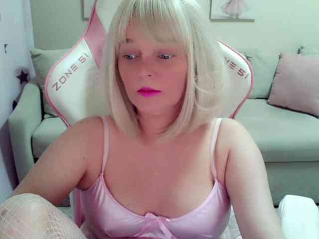 ChristieRoses webcam