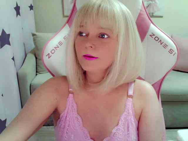 ChristieRoses webcam