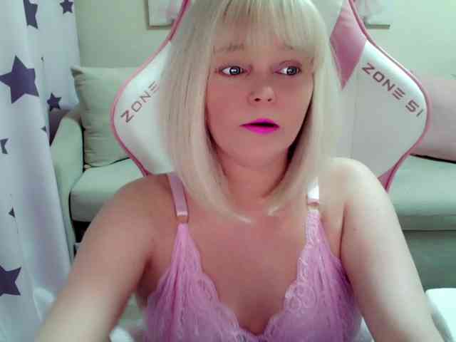 ChristieRoses webcam