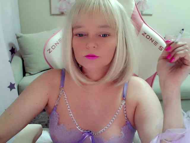 ChristieRoses webcam