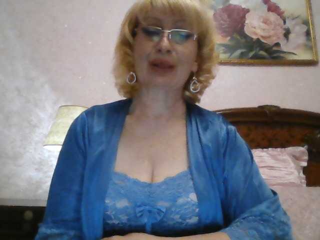 Ur-Mami's BongaCams show and profile