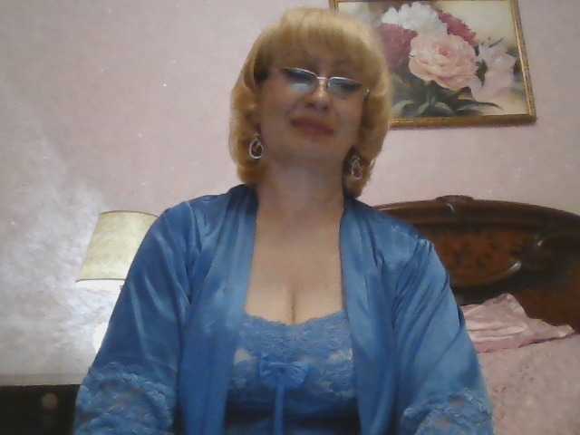 Ur-Mami's BongaCams show and profile