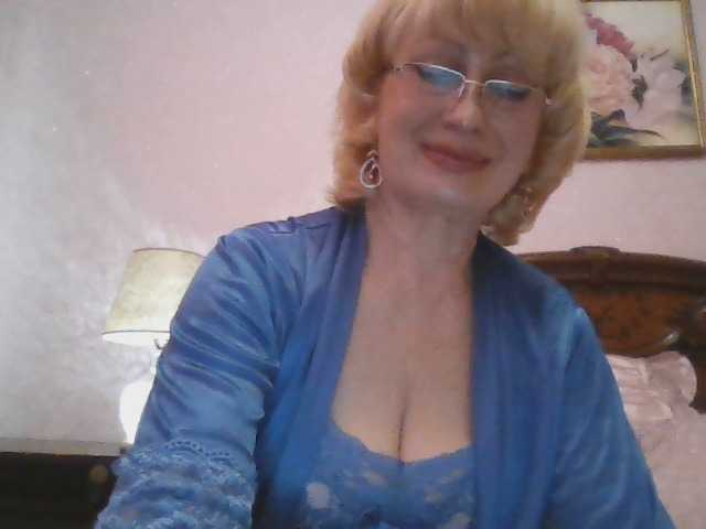 Ur-Mami's BongaCams show and profile