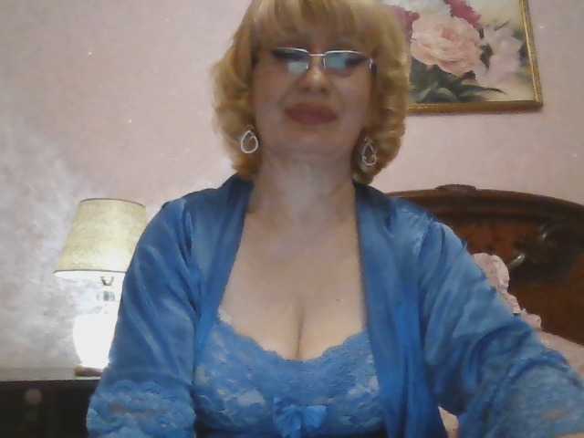 Ur-Mami's BongaCams show and profile
