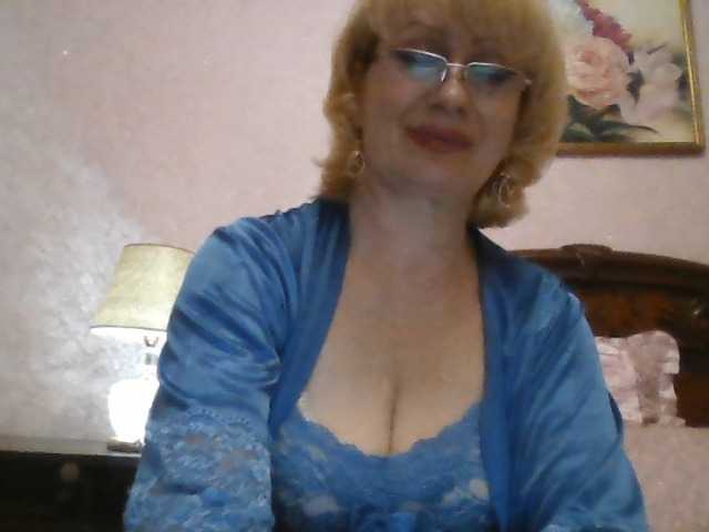 Ur-Mami's BongaCams show and profile