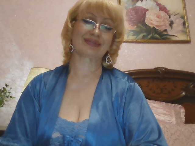 Ur-Mami's BongaCams show and profile