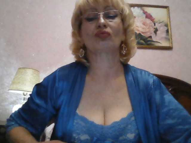 Ur-Mami's BongaCams show and profile