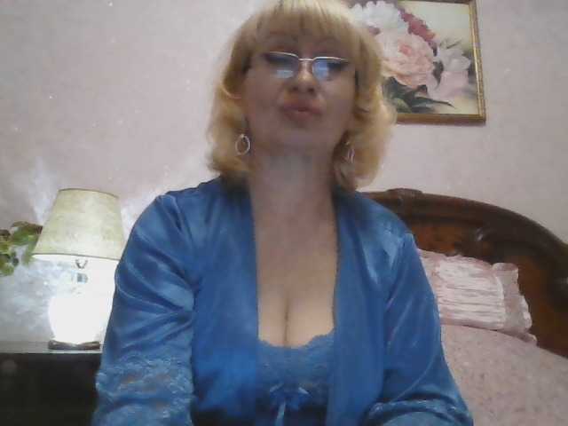 Ur-Mami's BongaCams show and profile