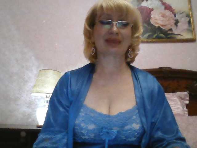 Ur-Mami's BongaCams show and profile