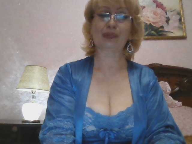 Ur-Mami's BongaCams show and profile