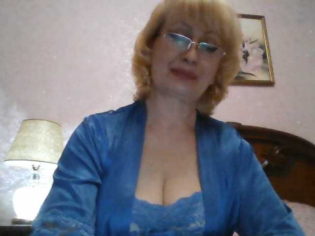 Ur-Mami's BongaCams show and profile