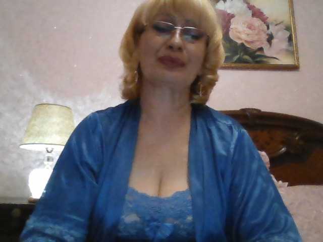 Ur-Mami's BongaCams show and profile