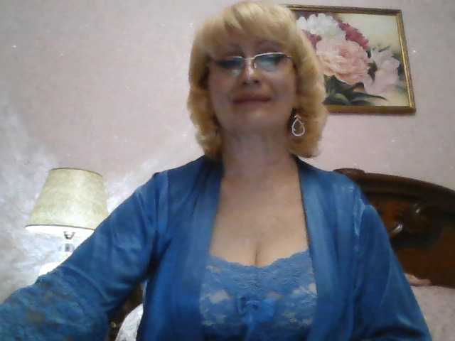 Ur-Mami's BongaCams show and profile