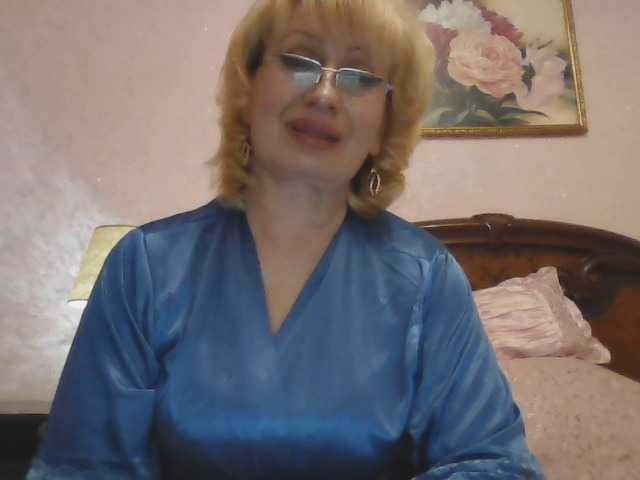Ur-Mami's BongaCams show and profile