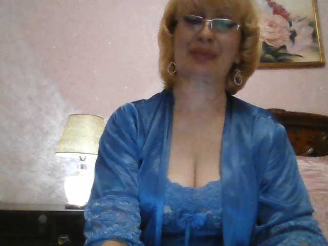 Ur-Mami's BongaCams show and profile