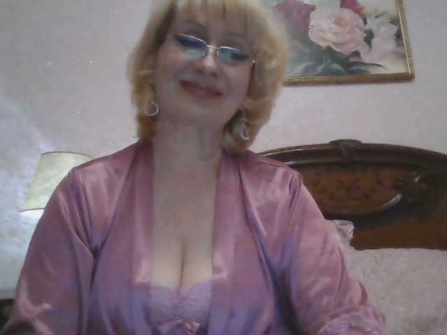 Ur-Mami's BongaCams show and profile