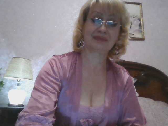 Ur-Mami's BongaCams show and profile