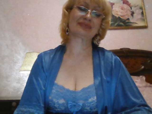 Ur-Mami's BongaCams show and profile
