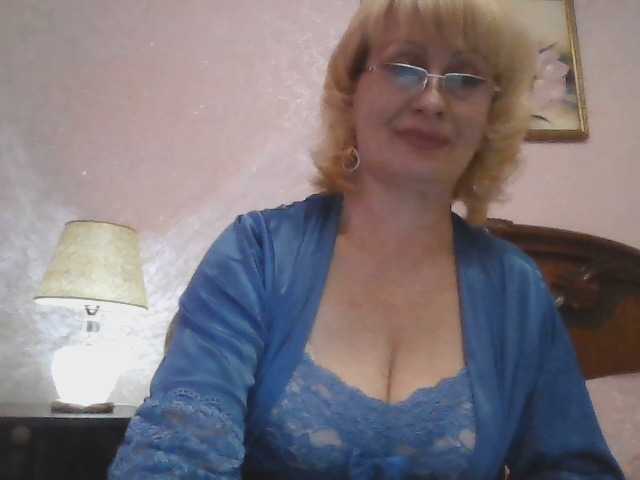 Ur-Mami's BongaCams show and profile