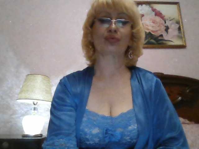 Ur-Mami's BongaCams show and profile
