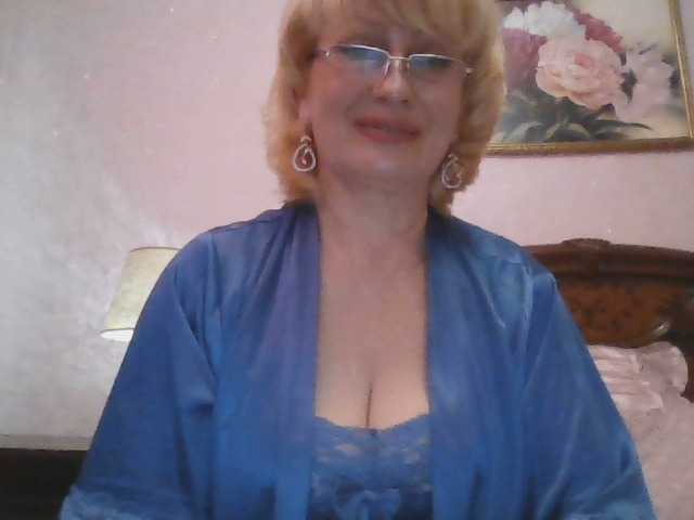 Ur-Mami's BongaCams show and profile