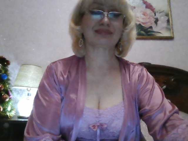 Ur-Mami's BongaCams show and profile