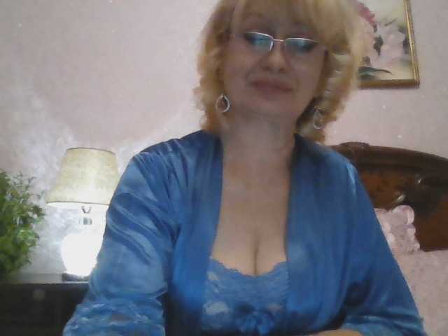 Ur-Mami's BongaCams show and profile