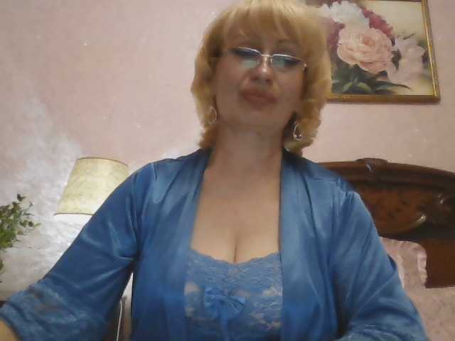 Ur-Mami's BongaCams show and profile
