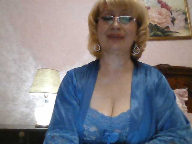 Ur-Mami's BongaCams show and profile