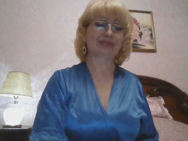 Ur-Mami's BongaCams show and profile