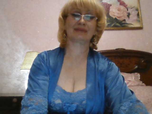 Ur-Mami's BongaCams show and profile