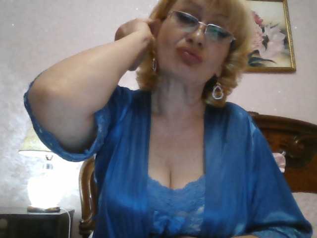 Ur-Mami's BongaCams show and profile