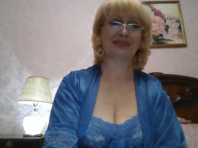 Ur-Mami's BongaCams show and profile