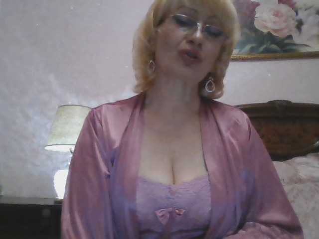 Ur-Mami's BongaCams show and profile