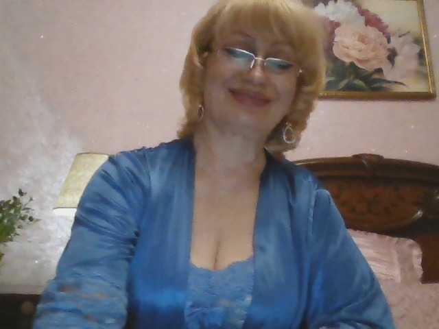 Ur-Mami's BongaCams show and profile