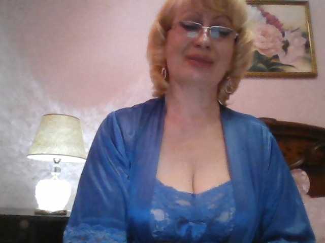 Ur-Mami's BongaCams show and profile