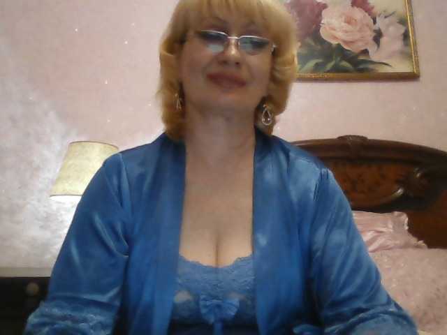Ur-Mami's BongaCams show and profile