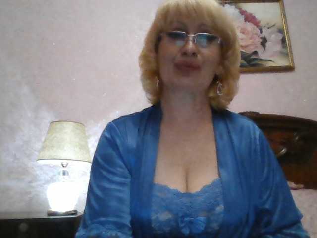 Ur-Mami's BongaCams show and profile