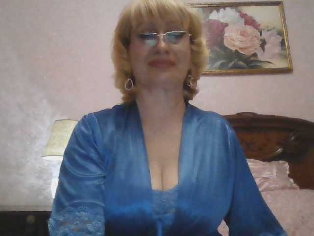 Ur-Mami's BongaCams show and profile
