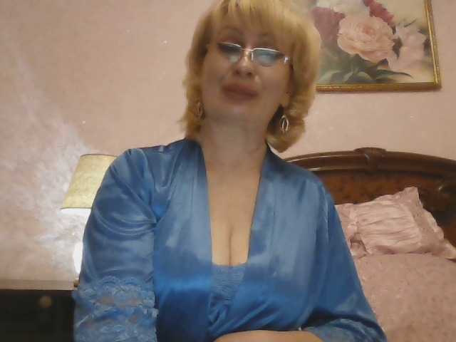 Ur-Mami's BongaCams show and profile