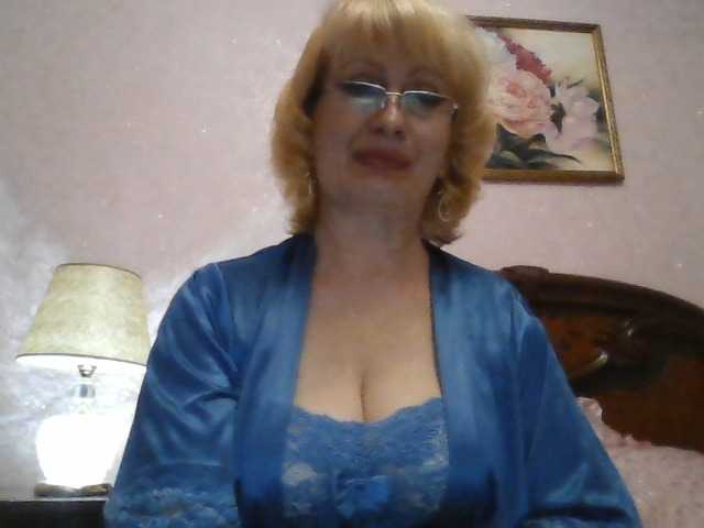 Ur-Mami's BongaCams show and profile