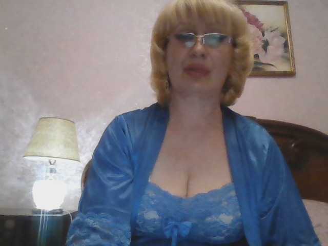 Ur-Mami's BongaCams show and profile